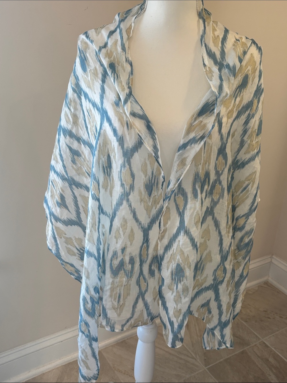 Chico's NWT Blue and Cream Ikat Print Wrap Scarf
